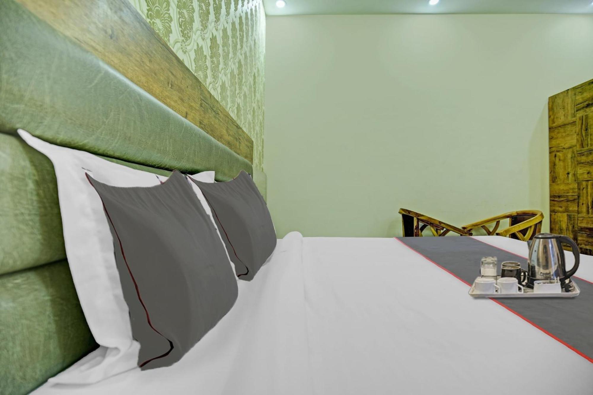 Collection O Rd Hotel Zirakpur ภายนอก รูปภาพ