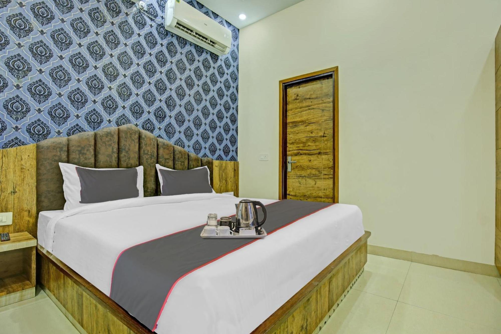 Collection O Rd Hotel Zirakpur ภายนอก รูปภาพ